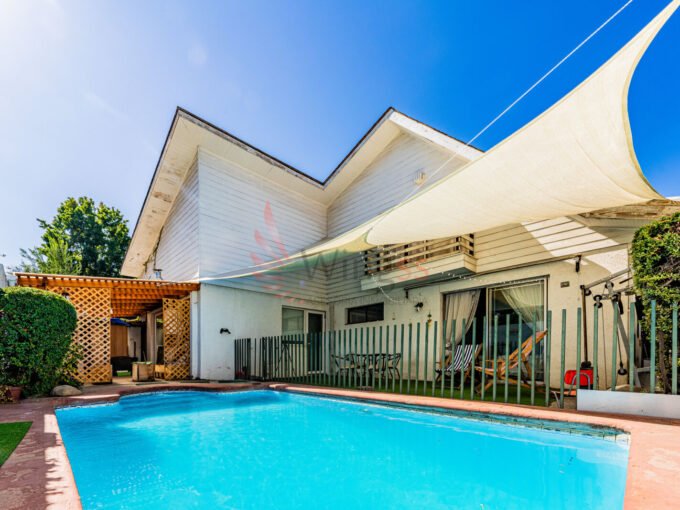 Casa En Venta De 5 Dorm. En Vitacura