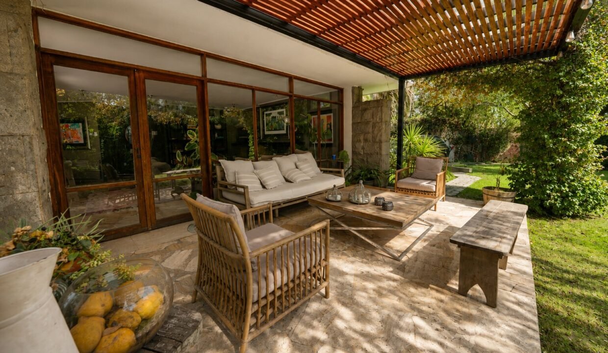 e64b3a41a561a553b32db456325b7385